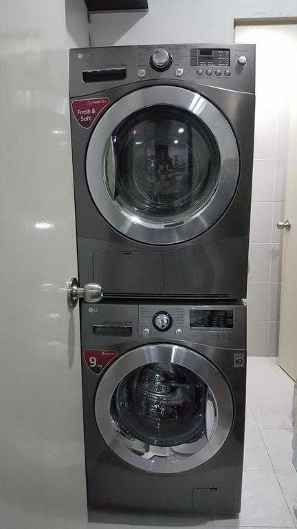 Modern Luxury Lower Penthouse Unit 마닐라 외부 사진