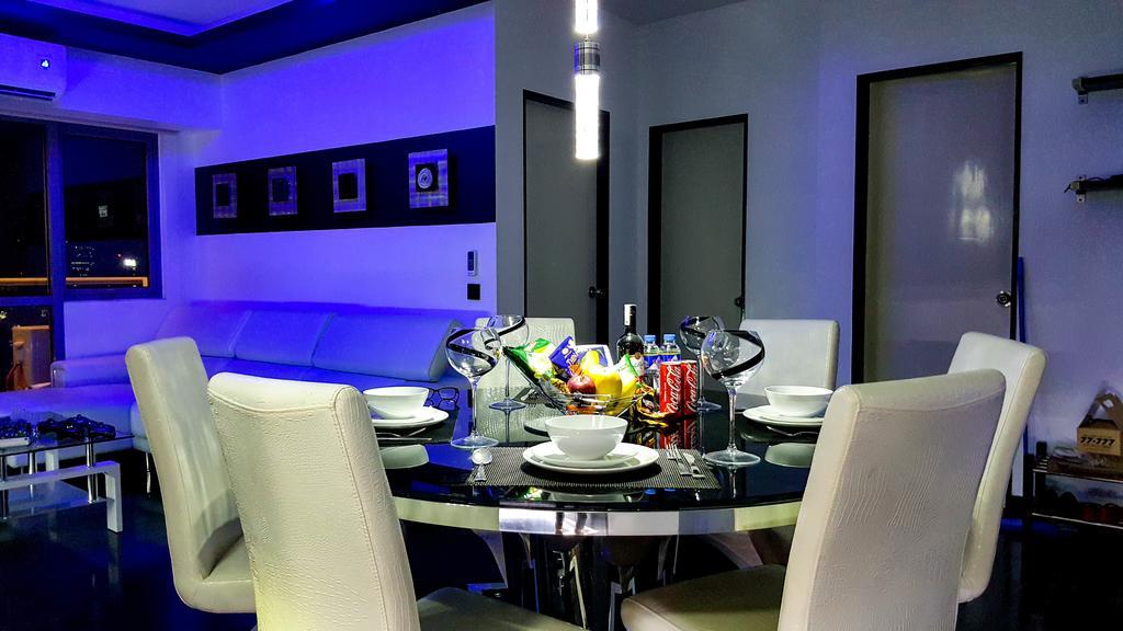 Modern Luxury Lower Penthouse Unit 마닐라 외부 사진