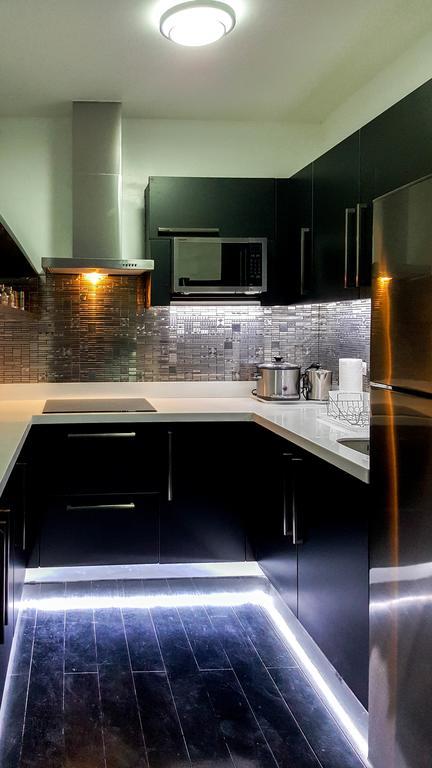 Modern Luxury Lower Penthouse Unit 마닐라 외부 사진