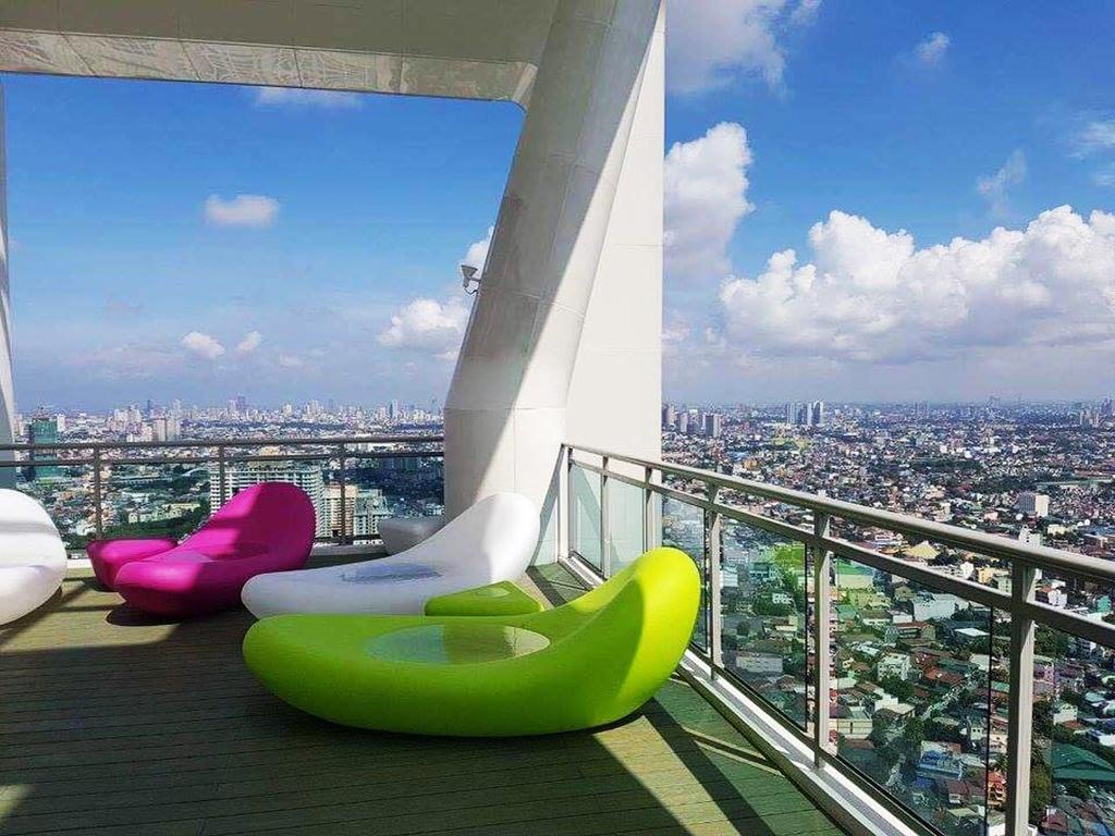 Modern Luxury Lower Penthouse Unit 마닐라 외부 사진